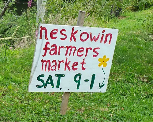 117 Neskowin Resort Farmers Market Sign