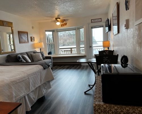 B6D9FED4-92D5-4D41-B107-2EDEE38ED9DF