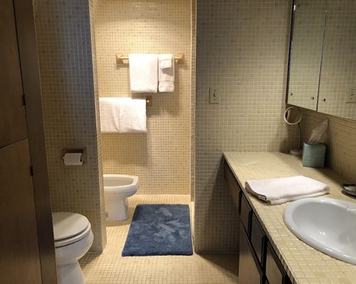 upstairs-bathroom-a